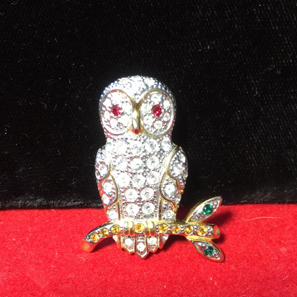 Owl Rhinestone Pin - Picture 3 of 3